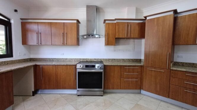 Se vende espaciosa casa de lujo en condominio de Curridabat 25-1773 en Granadilla, Curridabat, San José — $1,800,000