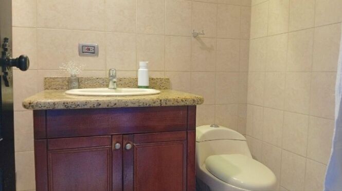 Venta de Apartamento en San Rafael de Escazú. RAH 26-55 in San Rafael, Escazú, San José — $180,000