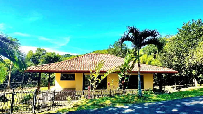 Charming country-style house in private gated community in Atenas, Alajuela — $1,150