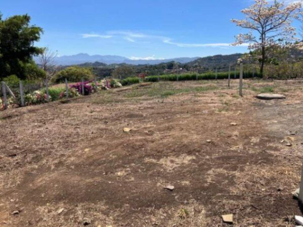 SE VENDEN 3 BELLOS LOTES EN ATENAS.  en San José, Atenas, Alajuela — ₡ 75 000