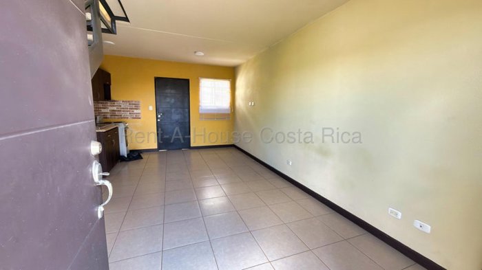 Alquiler de Casa en San Pablo de Heredia. RAH 27-858 en Rincón Sabanilla, San Pablo, Heredia — $400,000 - Foto 2 de 11
