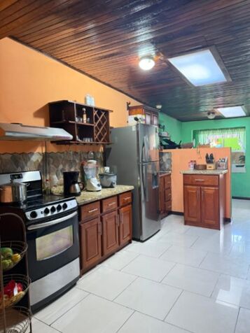 VENTA DE CASA, ATENAS CENTRO- ALAJUELA  en Atenas, Alajuela — ₡ 57 000 000