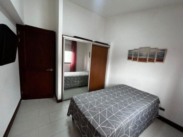 Se alquila moderno apartamento en condominio de Santa Ana 26-891 en Santa Ana, San José — $950