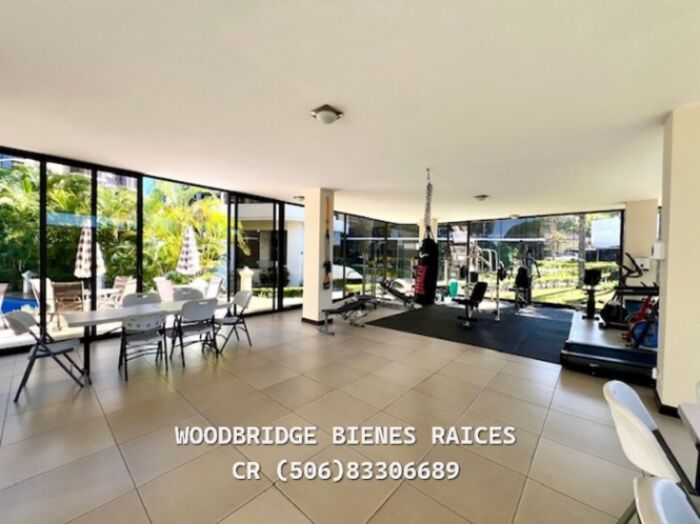 Condominio en alquiler Escazu $2.900 / 300 metros, amplio, con vista en Escazú, San José — $2,900