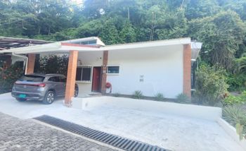 Casa Colibri Tranquilidad, confort y naturaleza en Punta Leona