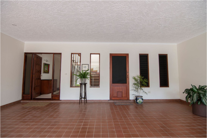 LUXURY HOUSE FOR SALE WITH TWO APARTMENTS AND POOL, HEREDIA, CARIARI in Heredia — $880,000 - Photo 3 of 23