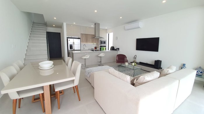 Venta de moderna casa en condominio en Santa Ana en Pozos, Santa Ana, San José — $395,000