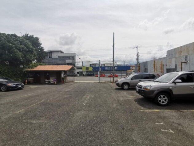 Se vende lote en Carmen San José 25-1099 in Carmen, San José — $2,400,000