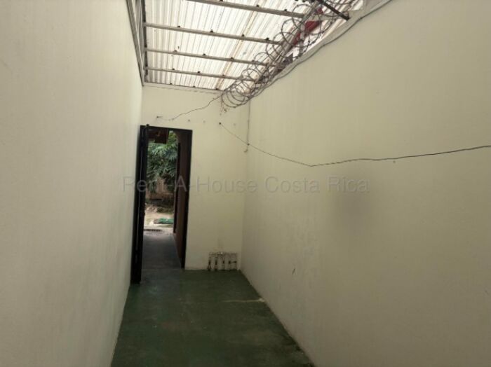 Propiedad de uso mixto en La Sabana ideal para oficinas, consultorios o inversión #26-2212 GS in Hospital, San José — $3,000