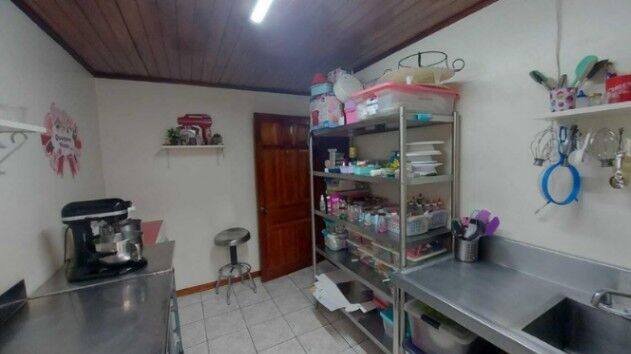 Se vende espaciosa casa con patio en San Francisco Heredia 24-582 in San Francisco, Heredia — ₡ 107 000 000