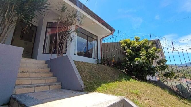 Alquiler de casa en Ayarco Curridabat en Sánchez, Curridabat, San José — $1,300