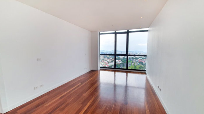 Espectacular Penthouse en el Centro de la Sabana in Escazú, San José — $1,500,000 - Photo 3 of 14