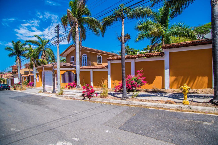 Preciosa mansión en Pozos de Santa Ana in Pozos, Santa Ana, San José — $700,000