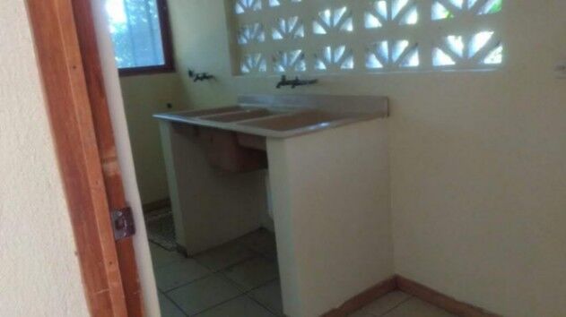 Se vende amplia propiedad con 3 casas en Brasil Santa Ana 22-1430 en Brasil, Santa Ana, San José — $600,000