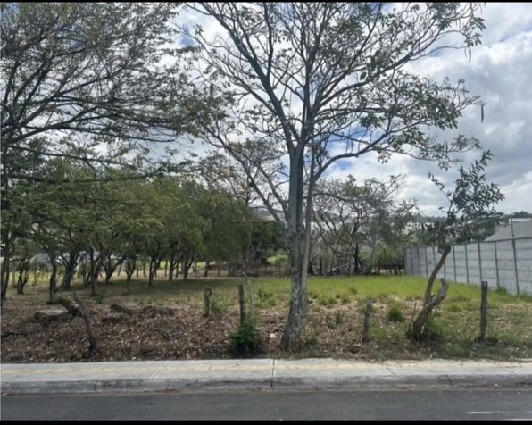 Venta de Terreno en Piedades de Santa Ana en Piedades, Santa Ana, San José — ₡ 135 000 000