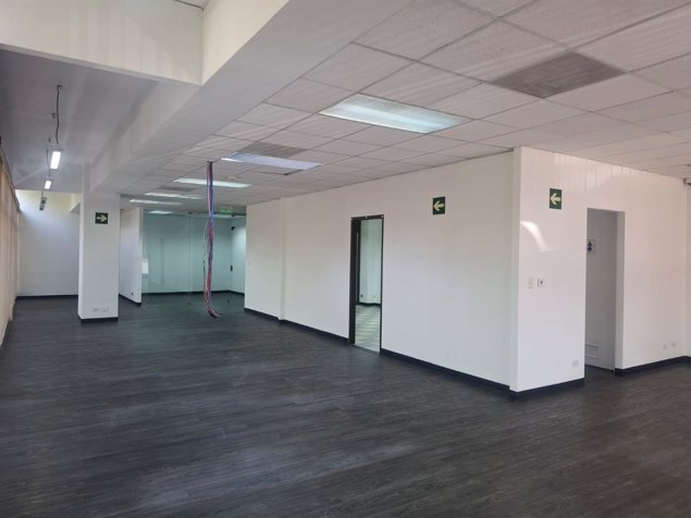 Estrategia y Prestigio en el Corazón de Sabana Sur: Oficina de 244m² en Mata Redonda, San José — $3,904 - Foto 3 de 6
