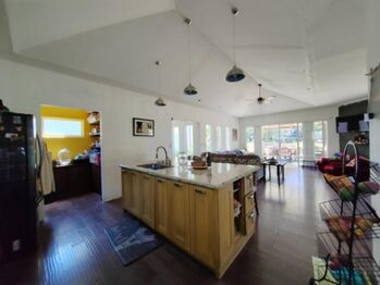 Se vende espaciosa casa con lote de 1,337m2 en Brasil Santa Ana 24-1528 in Brasil, Santa Ana, San José — $415,000 - Photo 5 of 20