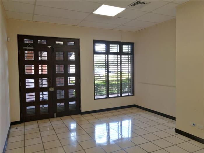 ALQUILER DE LOCAL, SAN JOSE, ESCAZU in Escazú, San José — $3,842