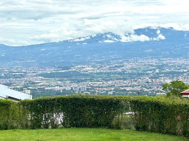 Escazú. Precioso lote de Terreno de 1300 m2. Espectaculares vistas in San Antonio, Escazú, San José — $275,000