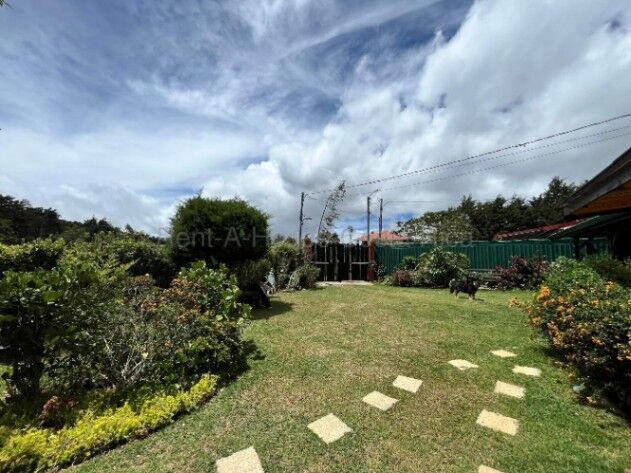 Venta de Casa de Campo en Dota  in Jardín, Dota, San José — ₡ 97 800 000