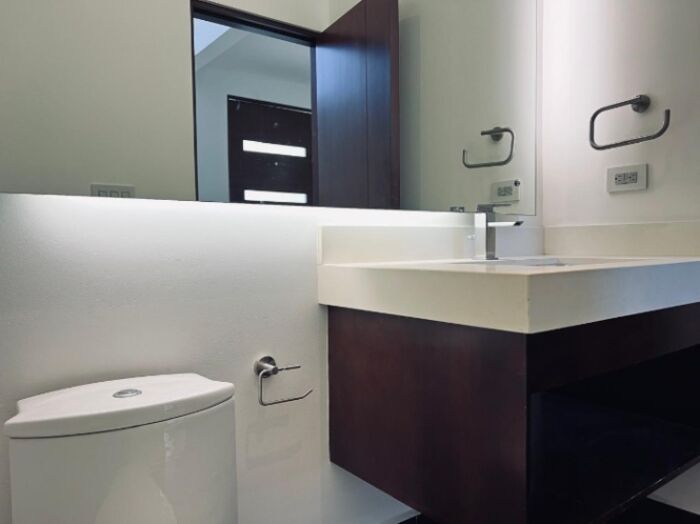 Alquiler de Casa en Pozos de Santa Ana. RAH 26-203 PRECIO REBAJADO en Pozos, Santa Ana, San José — $4,900
