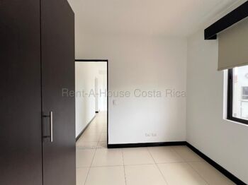 Venta de casa con patio y amenidades en Heredia #26-2246 GS in Ulloa, Heredia — $234,782 - Photo 4 of 10