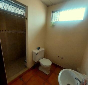 Venta de Propiedad con 3 Unidades , Oportunidad de Inversión en San Vicente de Moravia.  RAH 26-380 en San Vicente, Moravia, San José — $355,000 - Foto 4 de 12