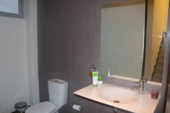 Se vende moderna casa con 3 plantas en Pozos Santa Ana 25-511 in Pozos, Santa Ana, San José — $475,000