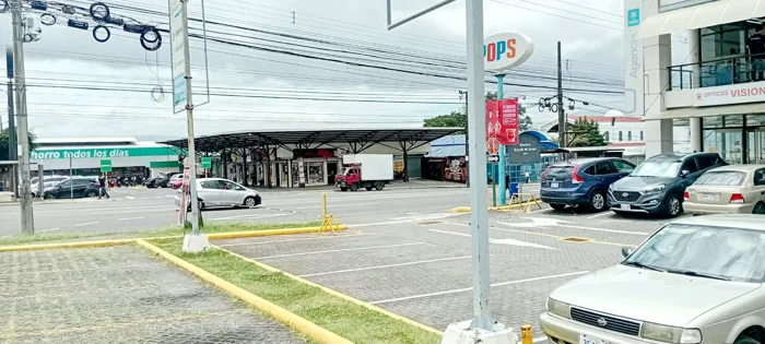 ALQUILER DE LOCAL COMERCIAL, SAN JOSÉ, CORONADO en San Isidro, Vázquez de Coronado, San José — $1,361
