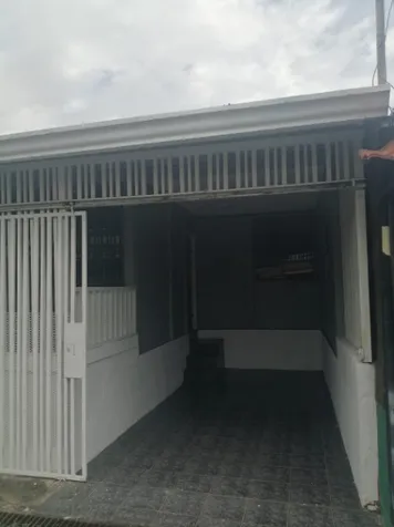✨ OPORTUNIDAD ÚNICA – ALQUILER CASA EN LOS LAGOS DE HEREDIA ✨ en San Francisco, Heredia — ₡ 390 000 - Foto 2 de 16