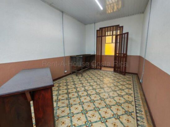 MLS-27-164 KQ ALQUILER OFICINA EL CARMEN SAN JOSE CONTACTENOS AL # 88987222 in Carmen, San José — ₡ 250 000