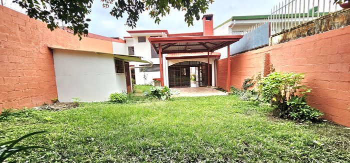 Venta de Casa en Guadalupe, San José. en Guadalupe, Goicoechea, San José — 120 000 000 ₡ - Foto 1 de 18