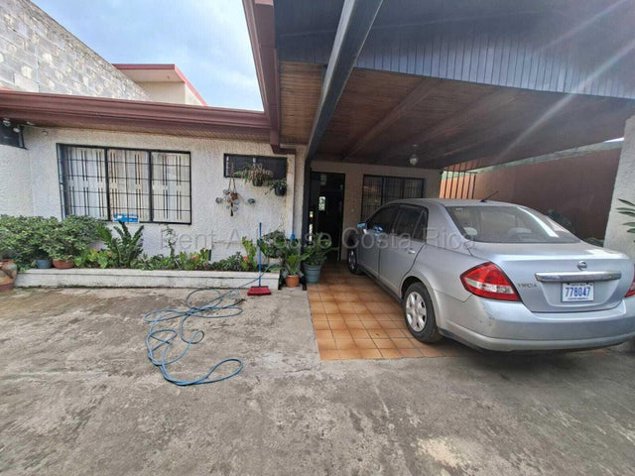 Alquiler de Casa en Escazú-San Antonio. RAH 27-938 in San Antonio, Escazú, San José — $1,000 - Photo 1 of 10