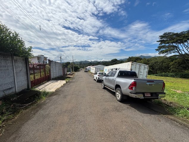 Lote ubicado cerca de la ciudad en una comunidad prometedora in Atenas, Alajuela — $80,000 - Photo 2 of 11