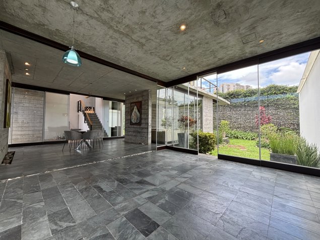 VENTA DE CASA Y APARTAMENTO BOSQUES DE ALTAMONTE, CURRIDABAT in Granadilla, Curridabat, San José — $720,000