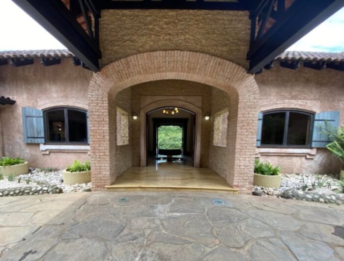 Se vende mansión con lote de 10756 m2 en La Guácima Alajuela 23-904 en Guácima, Alajuela — $1,200,000