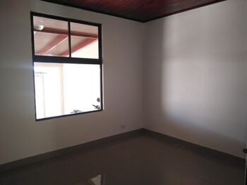Casa en venta en Guadalupe con excelente ubicación y espacios ideales para la familia #26-295 GS en Mata de Plátano, Goicoechea, San José — $189,000 - Foto 4 de 9