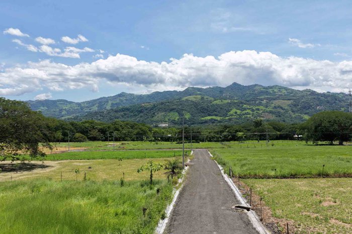 Flat 5,050 m² Lot for Sale Near Atenas in Brisas de Mora en Atenas, Alajuela — $145,000 - Foto 2 de 10