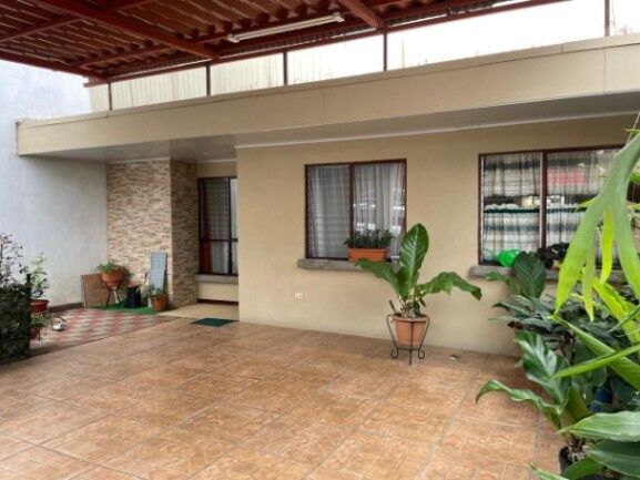 Venta de Casa en La Unión-San Juan, Cartago. RAH 26-989 en San Juan, La Unión, Cartago — ₡ 75 000 000