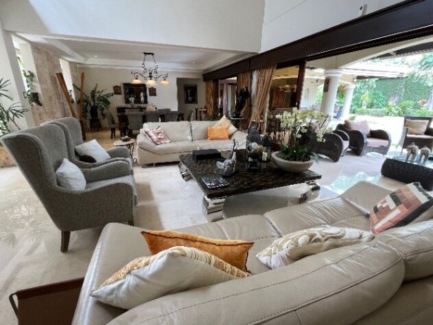 Viva el Lujo y la Exclusividad en el Mejor Condominio del Oeste de San José in Pozos, Santa Ana, San José — $1,850,000