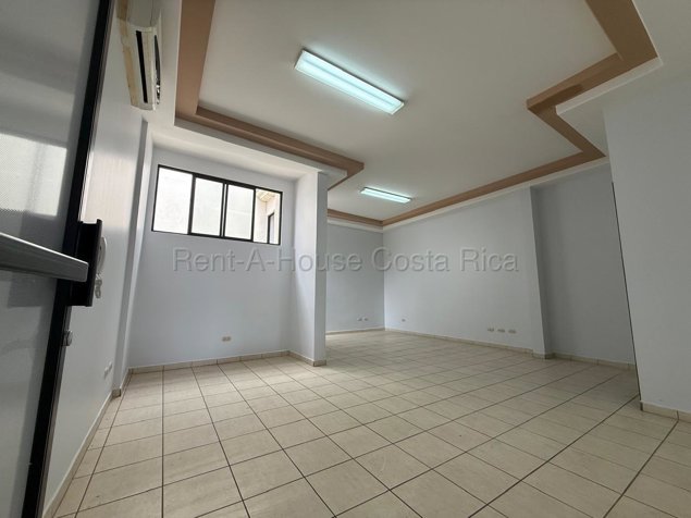 Alquiler de Local Comercial Remodelado en el Corazón de Heredia #27-276 GS in Barva, Heredia — $562