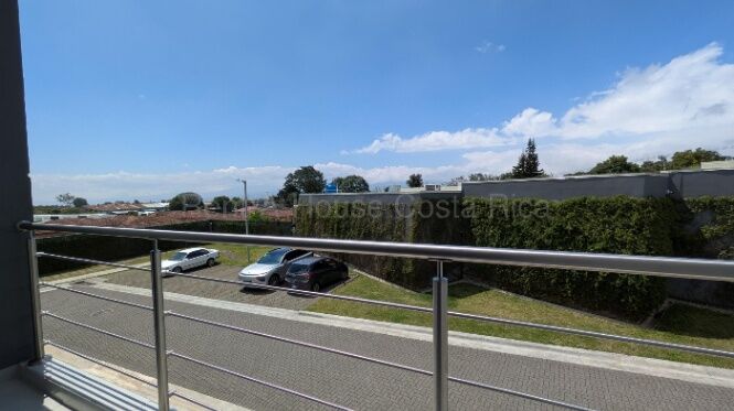 Venta de Casa en Condominio Altos de Sabanilla in Sabanilla, Montes De Oca, San José — ₡ 108 000 000