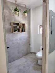 ALQUILER DE LOCAL COMERCIAL, SAN JOSE, ESCAZU, GUACHIPELIN - 9882967 in Escazú, San José — $1,377 - Photo 5 of 6