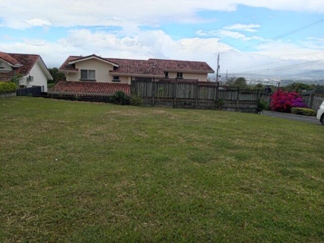 Venta de Lote Esquinero en Piedades de Santa Ana. RAH 25-1268 in Piedades, Santa Ana, San José — $178,000