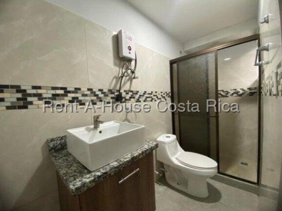 Alquiler de Apartamento Tipo Loft en Escazú-Centro. RAH 26-1408 in Escazú, San José — ₡ 290 000