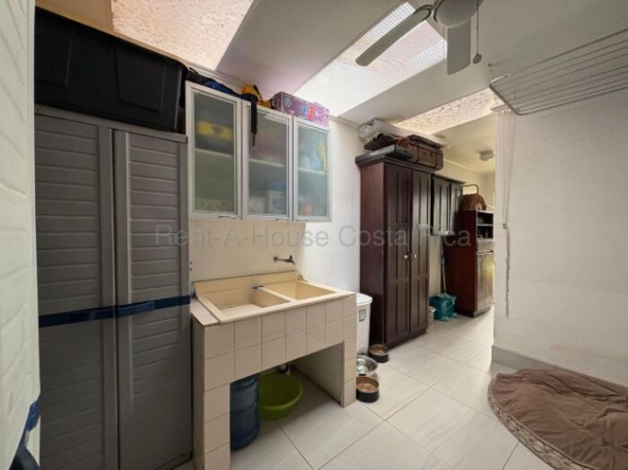 Hermosa casa de una planta con jardín en exclusivo condominio #26-1494 GS en San Antonio, Belén, Heredia — $485,000