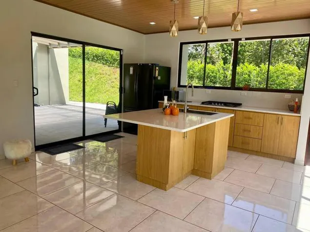 Venta de Casa en Orotina-Coyolar. RAH 27-513 en Coyolar, Orotina, Alajuela — $210,000 - Foto 2 de 13