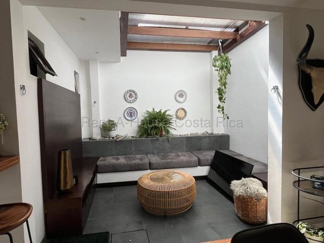 CASA EN VENTA EN SAN RAFAEL ESCAZÙ en San Rafael, Escazú, San José — $240,000