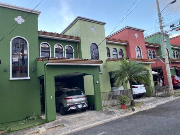 Venta condominio Alajuelita en Alajuelita, San José — $128,000