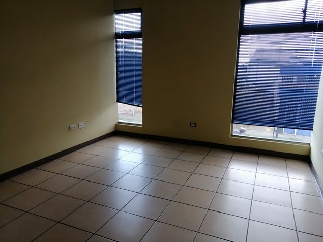 Edificio en Venta en La Uruca,Alquilado- 5PJG8996148 in Uruca, San José — $460,000 - Photo 3 of 45